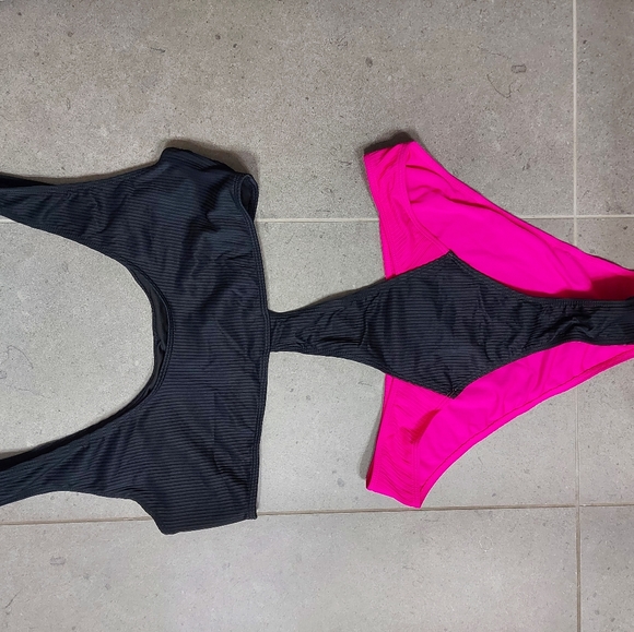 4 Large New swimsuits - Picture 5 of 5